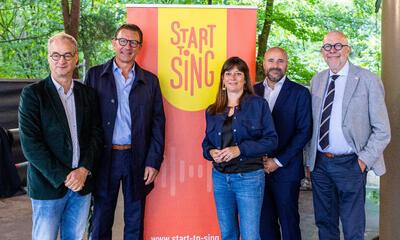 start to sing